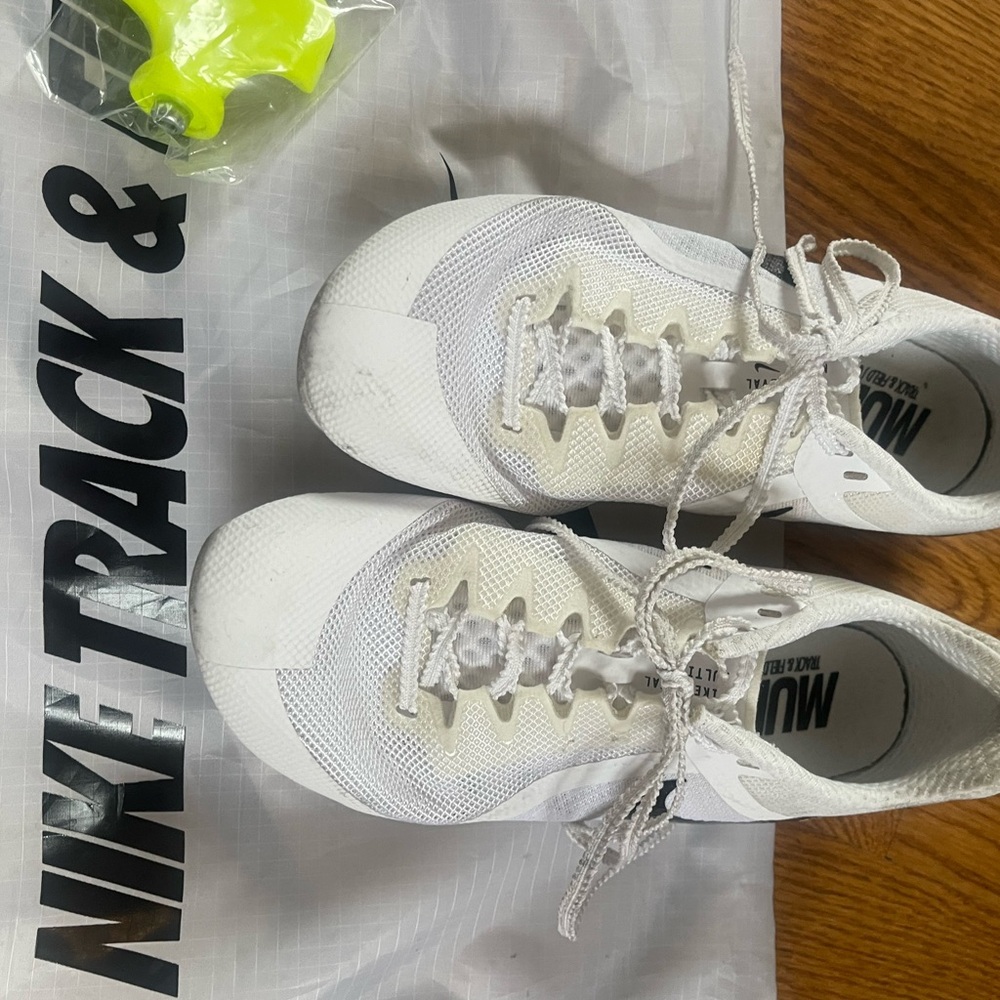 Women’s Nike White Track Shoes-size 5.5